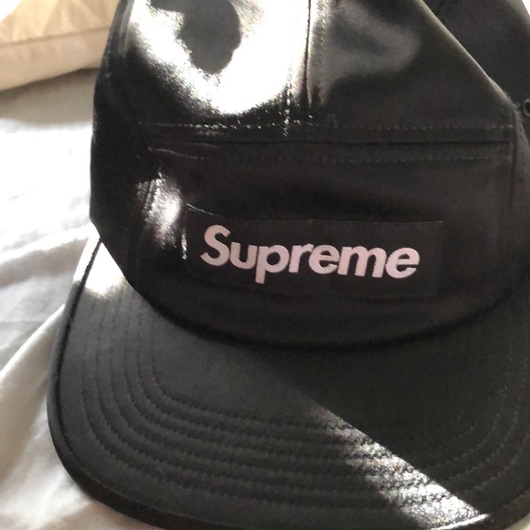 Supreme hat - Picture 1 of 4